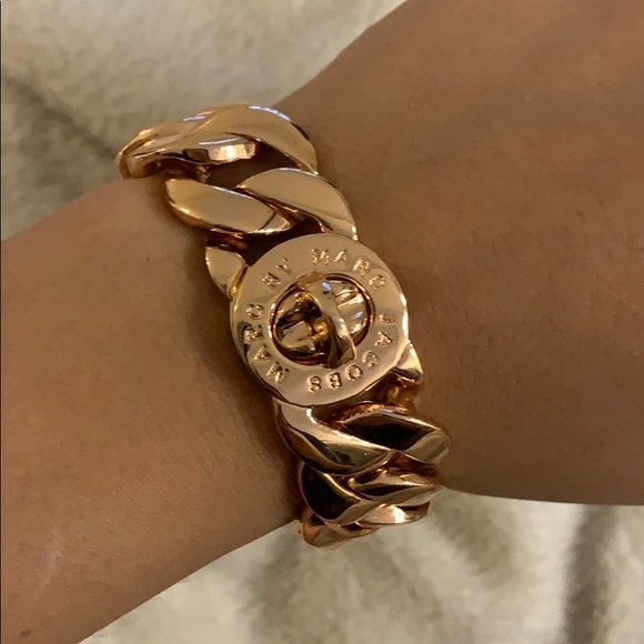 MARC BY MARC JACOBS • Rose Gold Turn Lock Bracelet